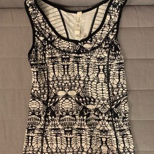 Lululemon tank